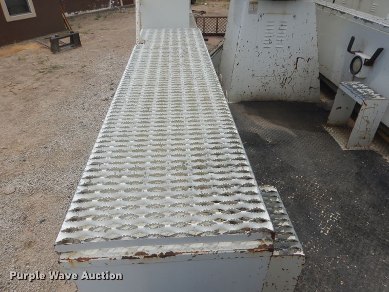 image for item DG4508 1999 Chevrolet C8500  bucket truck