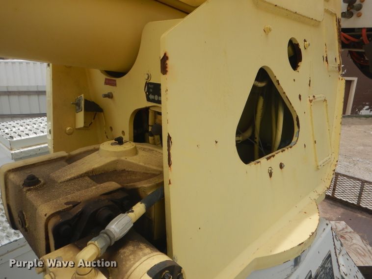 image for item DG4508 1999 Chevrolet C8500  bucket truck