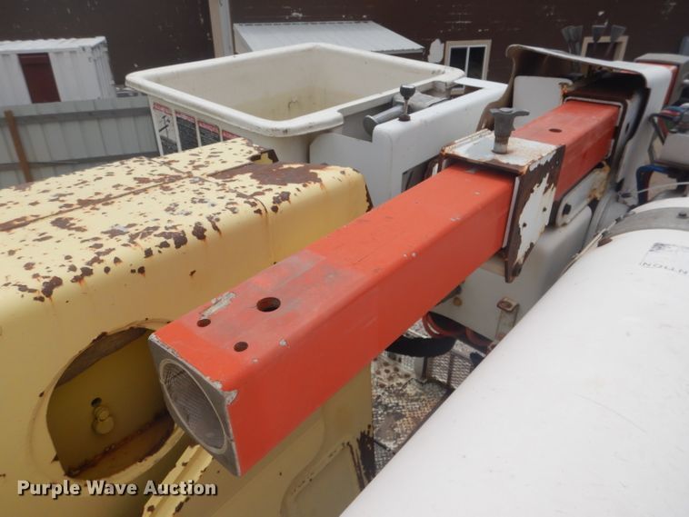 image for item DG4508 1999 Chevrolet C8500  bucket truck