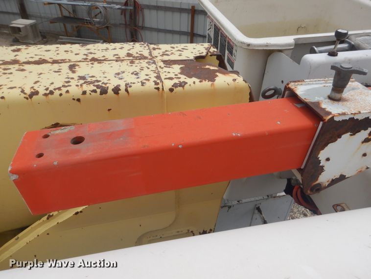 image for item DG4508 1999 Chevrolet C8500  bucket truck