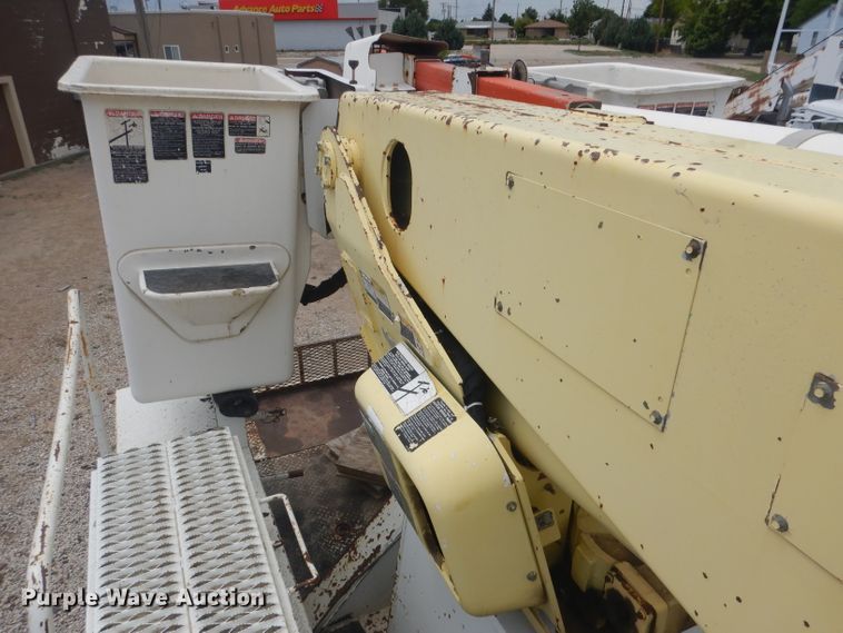 image for item DG4508 1999 Chevrolet C8500  bucket truck