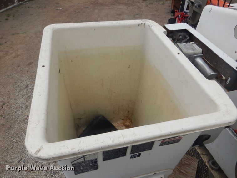 image for item DG4508 1999 Chevrolet C8500  bucket truck