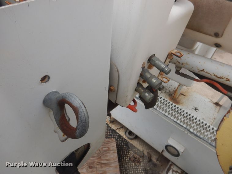 image for item DG4508 1999 Chevrolet C8500  bucket truck