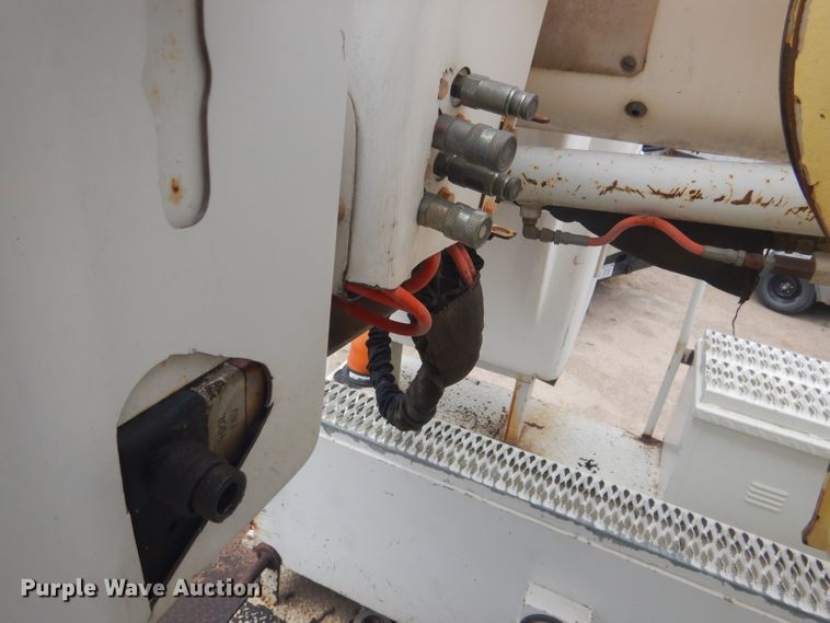 image for item DG4508 1999 Chevrolet C8500  bucket truck