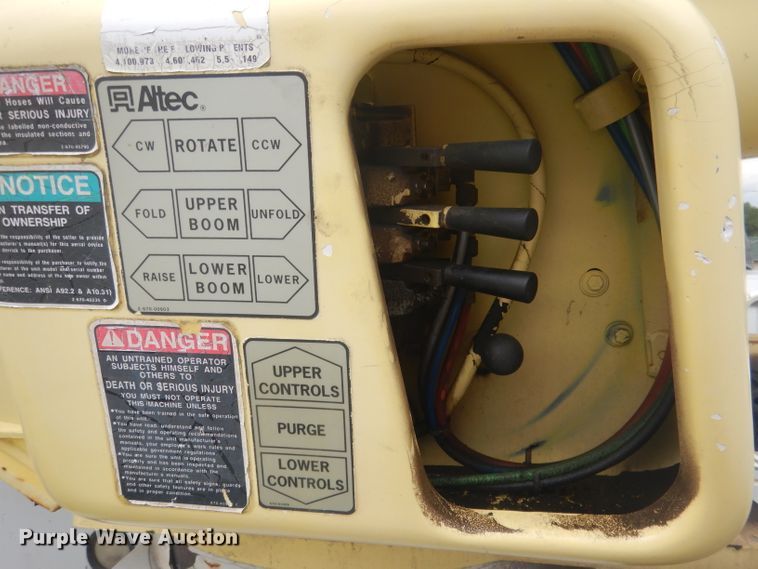 image for item DG4508 1999 Chevrolet C8500  bucket truck