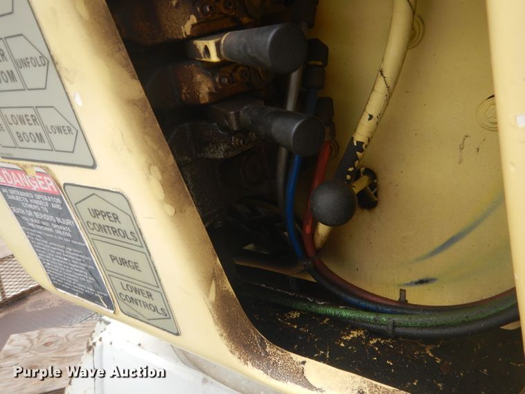 image for item DG4508 1999 Chevrolet C8500  bucket truck