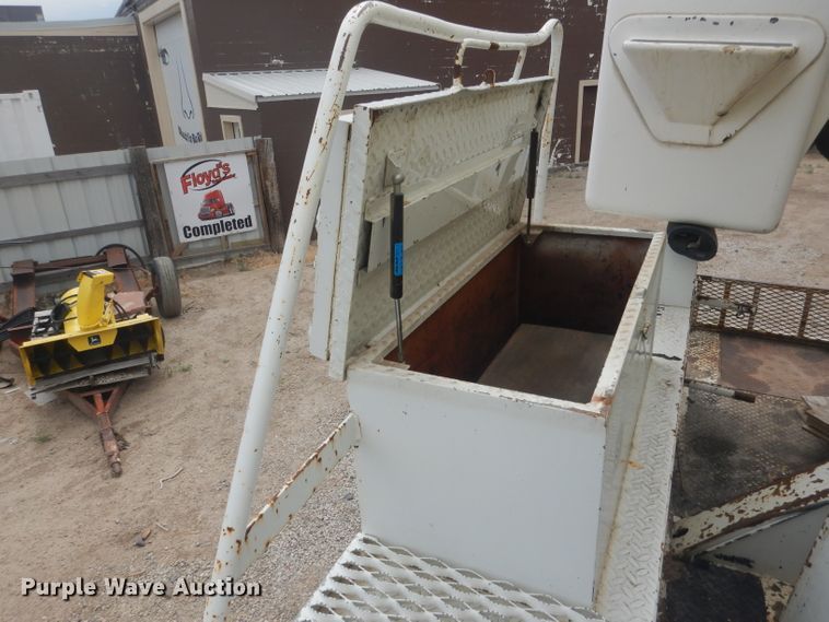 image for item DG4508 1999 Chevrolet C8500  bucket truck