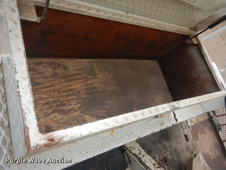 image for item DG4508 1999 Chevrolet C8500  bucket truck