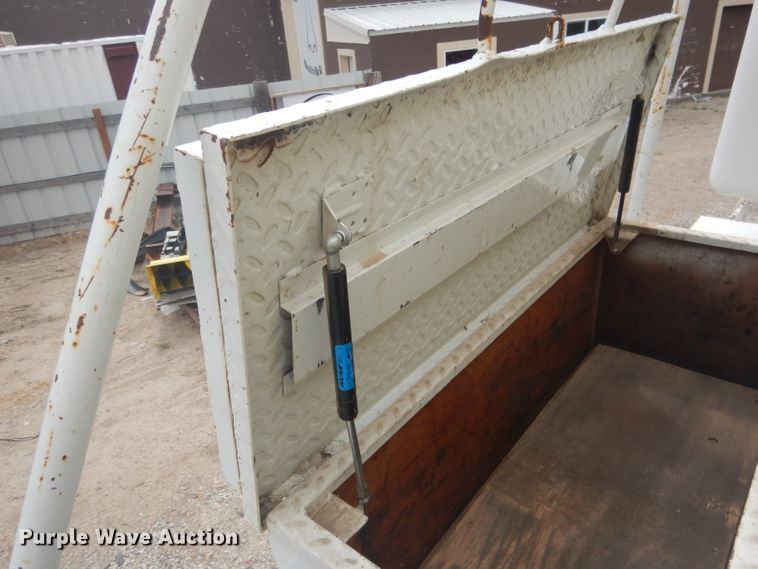 image for item DG4508 1999 Chevrolet C8500  bucket truck