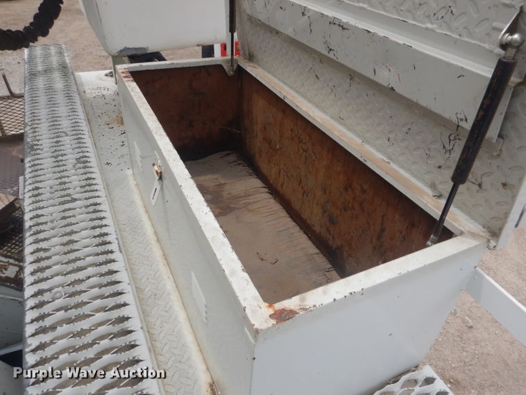 image for item DG4508 1999 Chevrolet C8500  bucket truck