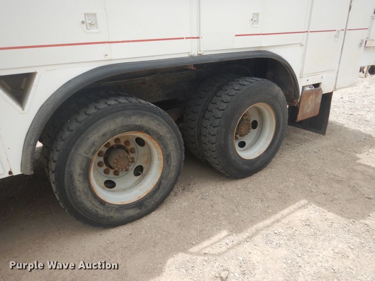 image for item DG4508 1999 Chevrolet C8500  bucket truck