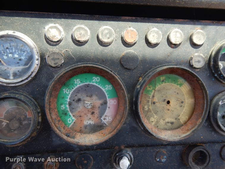 image for item DG6851 1985 John Deere 862  elevating scraper