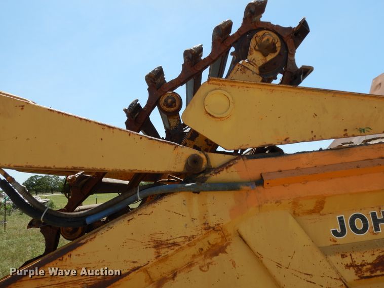 image for item DG6851 1985 John Deere 862  elevating scraper