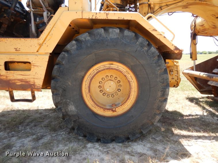 image for item DG6851 1985 John Deere 862  elevating scraper