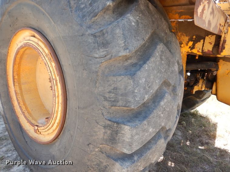 image for item DG6851 1985 John Deere 862  elevating scraper