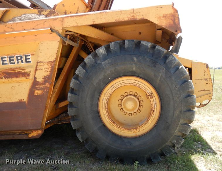 image for item DG6851 1985 John Deere 862  elevating scraper