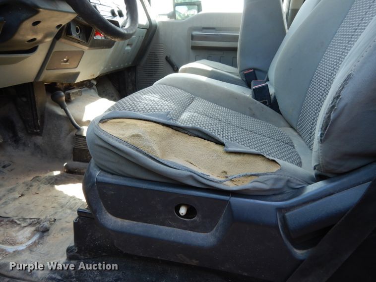 image for item DG6854 2014 Ford F550 Super Duty  bucket truck