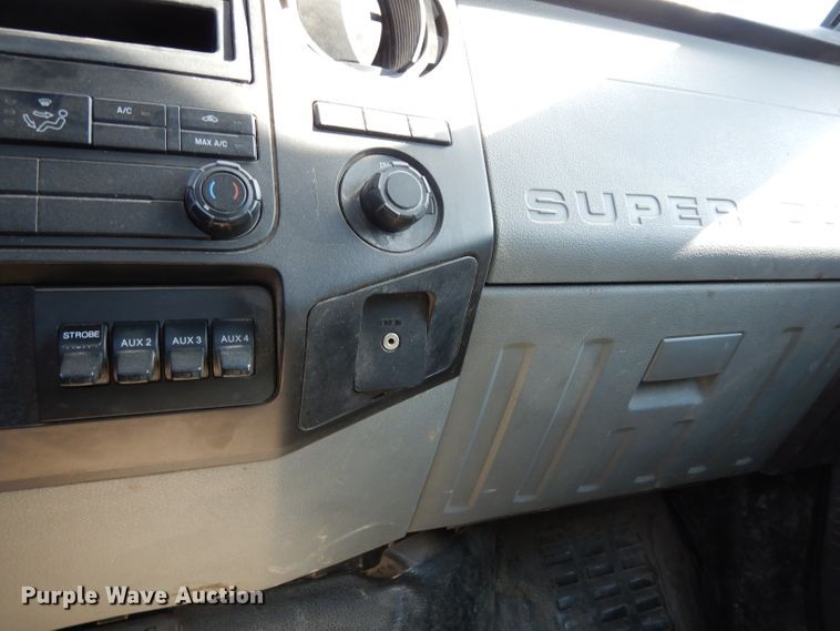 image for item DG6854 2014 Ford F550 Super Duty  bucket truck