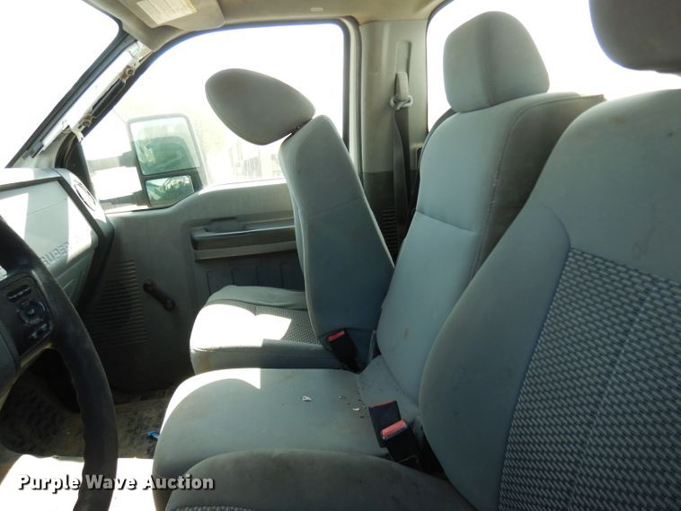 image for item DG6854 2014 Ford F550 Super Duty  bucket truck