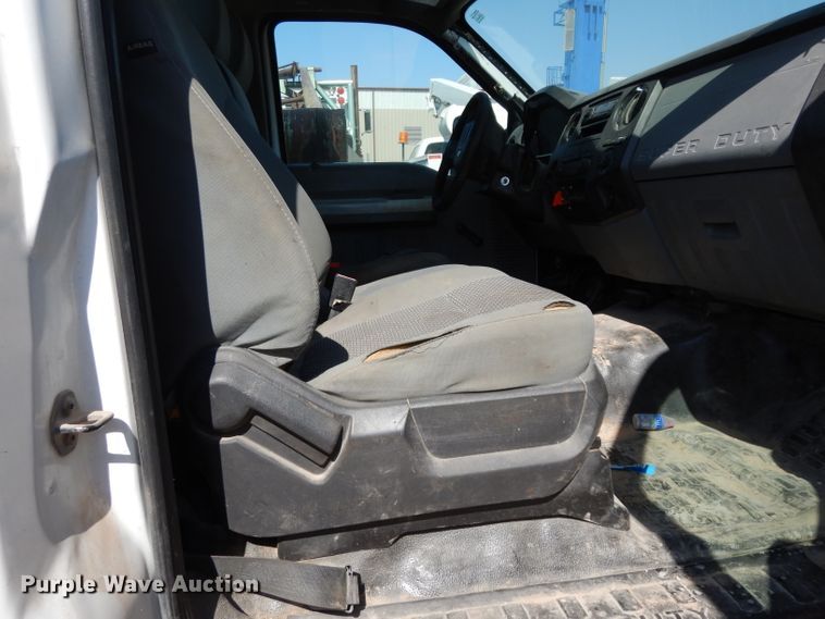 image for item DG6854 2014 Ford F550 Super Duty  bucket truck