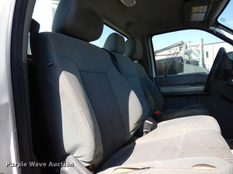 image for item DG6854 2014 Ford F550 Super Duty  bucket truck