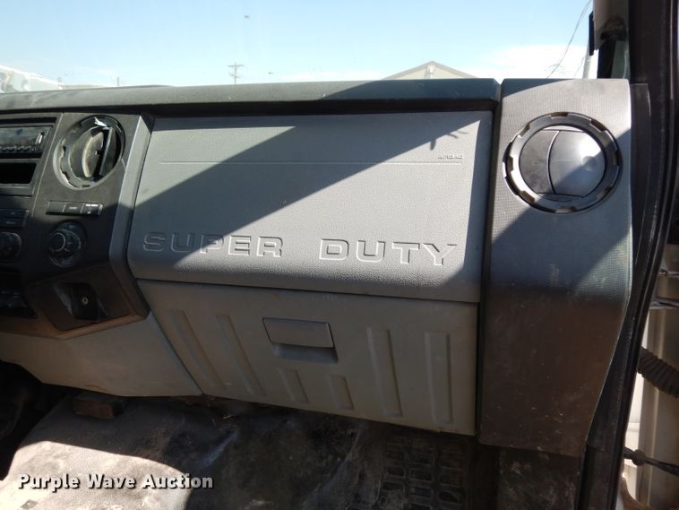 image for item DG6854 2014 Ford F550 Super Duty  bucket truck