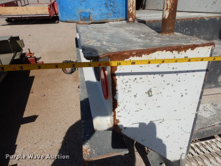 image for item DG6854 2014 Ford F550 Super Duty  bucket truck