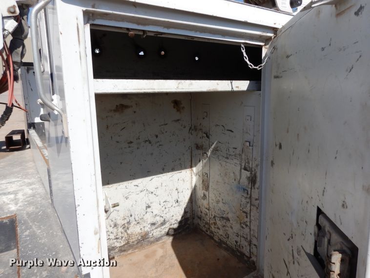 image for item DG6854 2014 Ford F550 Super Duty  bucket truck