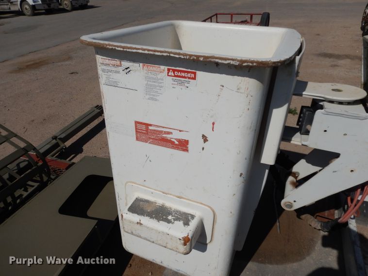 image for item DG6854 2014 Ford F550 Super Duty  bucket truck