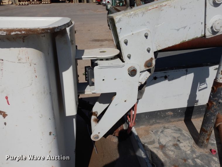 image for item DG6854 2014 Ford F550 Super Duty  bucket truck