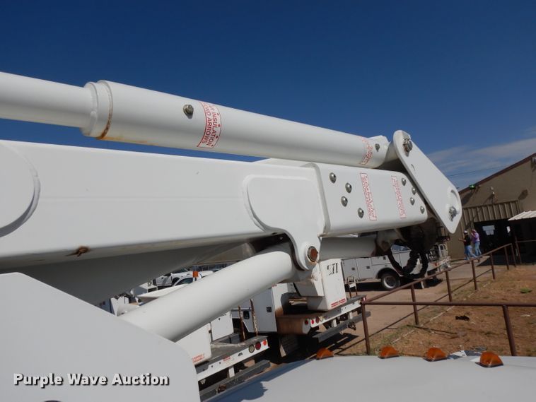 image for item DG6854 2014 Ford F550 Super Duty  bucket truck