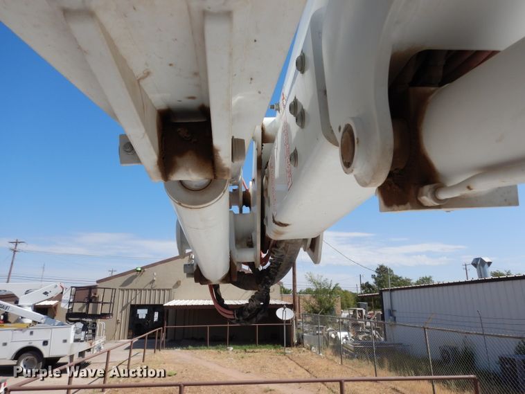 image for item DG6854 2014 Ford F550 Super Duty  bucket truck