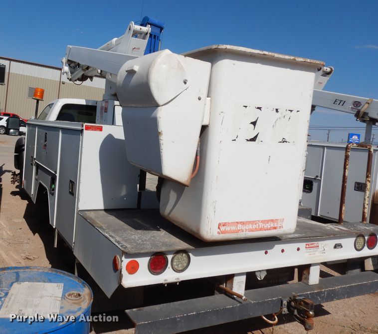 image for item DG6855 2012 Ford F550 Super Duty  bucket truck
