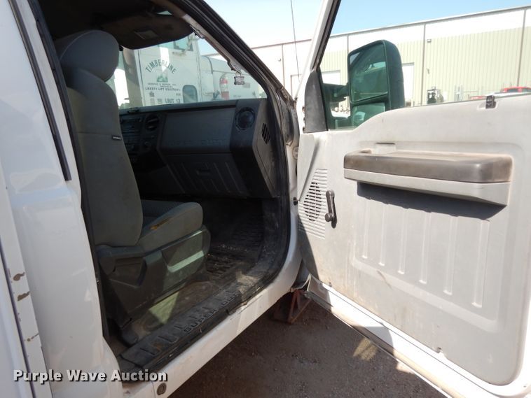 image for item DG6855 2012 Ford F550 Super Duty  bucket truck