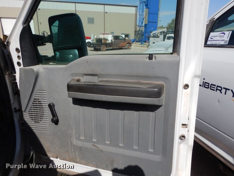 image for item DG6855 2012 Ford F550 Super Duty  bucket truck