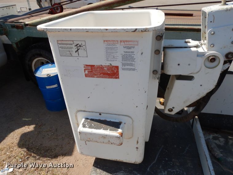 image for item DG6855 2012 Ford F550 Super Duty  bucket truck