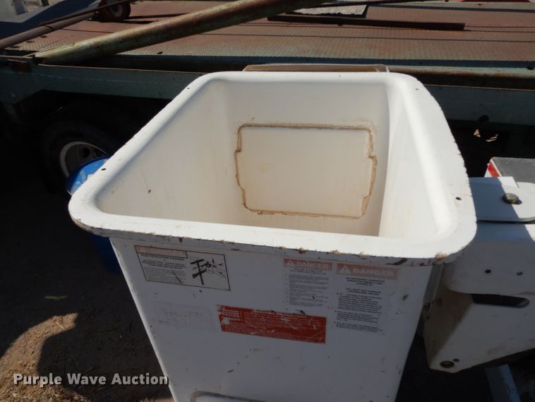 image for item DG6855 2012 Ford F550 Super Duty  bucket truck