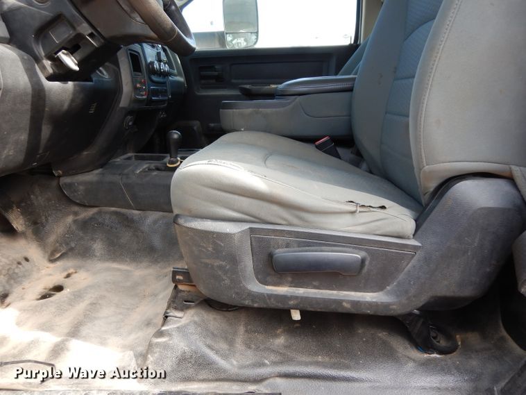 image for item DG6856 2013 Dodge Ram 5500  bucket truck