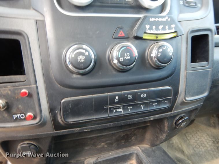 image for item DG6856 2013 Dodge Ram 5500  bucket truck