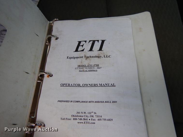 image for item DG6856 2013 Dodge Ram 5500  bucket truck