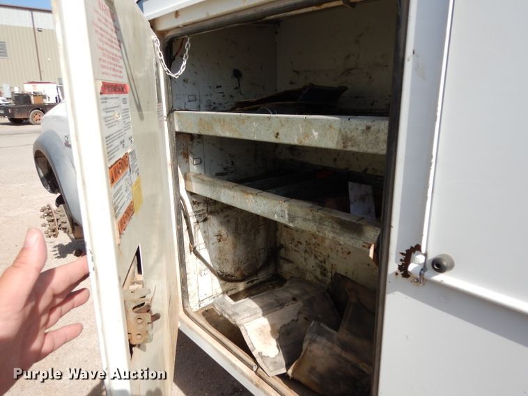 image for item DG6856 2013 Dodge Ram 5500  bucket truck