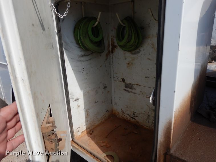 image for item DG6856 2013 Dodge Ram 5500  bucket truck