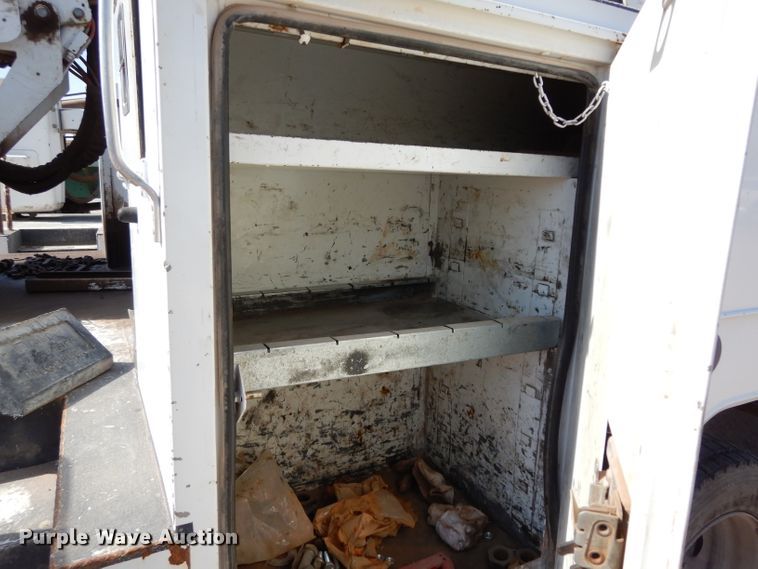 image for item DG6856 2013 Dodge Ram 5500  bucket truck