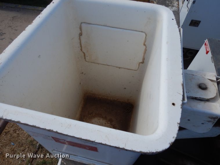 image for item DG6856 2013 Dodge Ram 5500  bucket truck