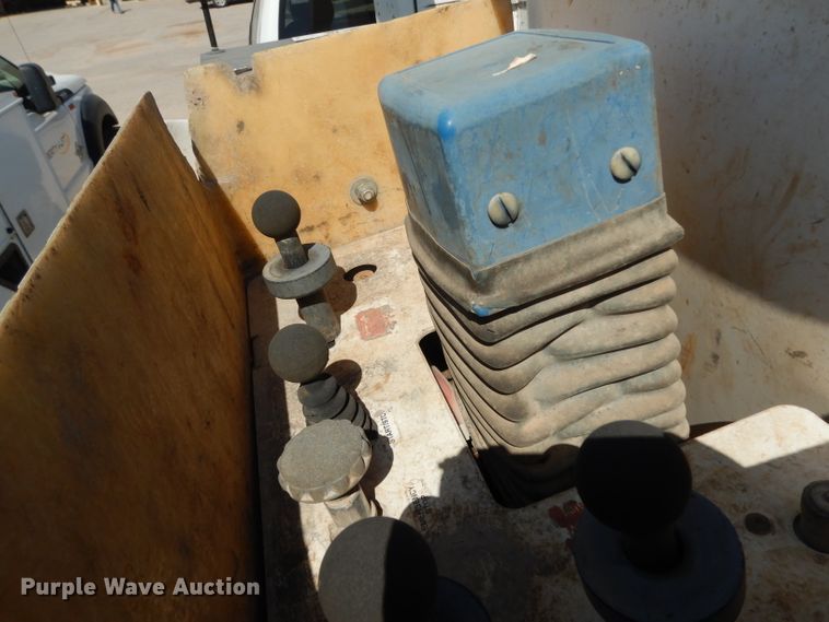 image for item DG6856 2013 Dodge Ram 5500  bucket truck