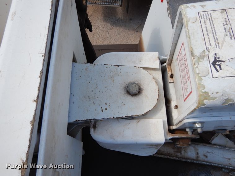image for item DG6856 2013 Dodge Ram 5500  bucket truck
