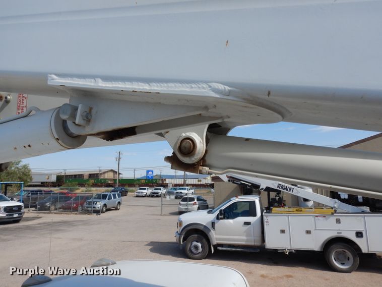 image for item DG6856 2013 Dodge Ram 5500  bucket truck