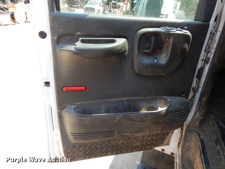 image for item DG7833 2009 Chevrolet C4500  Crew Cab flatbed truck