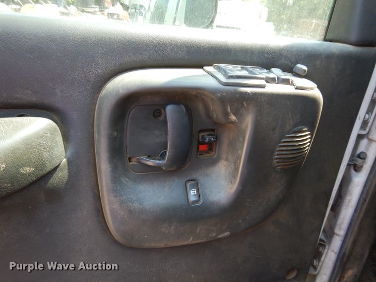 image for item DG7833 2009 Chevrolet C4500  Crew Cab flatbed truck