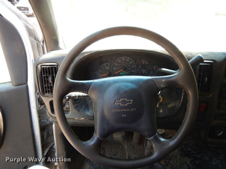 image for item DG7833 2009 Chevrolet C4500  Crew Cab flatbed truck